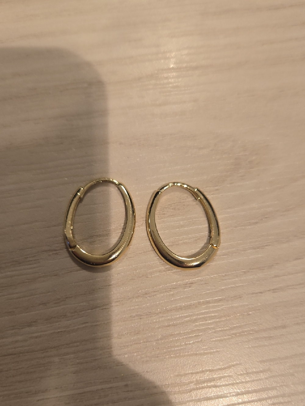 Gold Oval Hoop Earrings - Women's Minimalist Jewelry